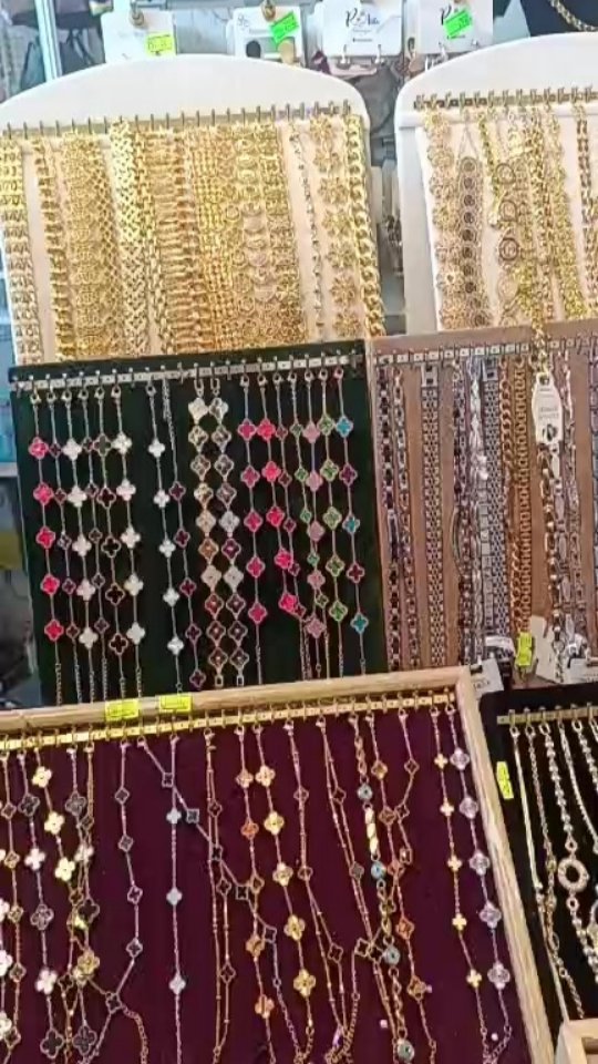 Renkli Yonca Motifli Takı Koleksiyonu