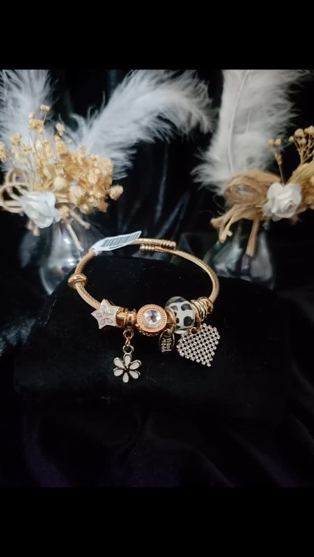 Rose Rengi Boncuklu Charm Kelepçe